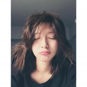 江疏影发自拍拜年 化身福娃求红包