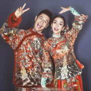 黄晓明Baby同赴浪漫餐厅 甜蜜庆祝结婚两周年